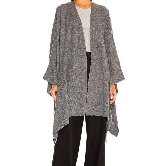 Weekend Stories Poncho - Picture 1 of 8